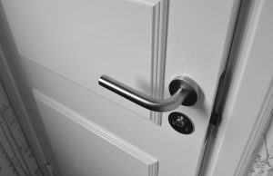 Drzwi Kraków – jakie drzwi wewnętrzne i zewnętrzne warto kupić?